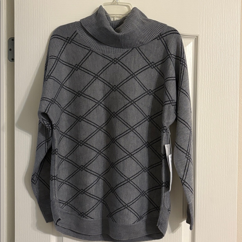 Liz Claiborne Gray Knit Sweater with Black Detail